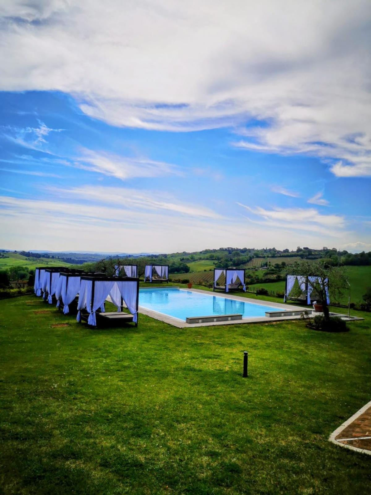 Villa Il Castagno Wine & Resort Siena Buitenkant foto