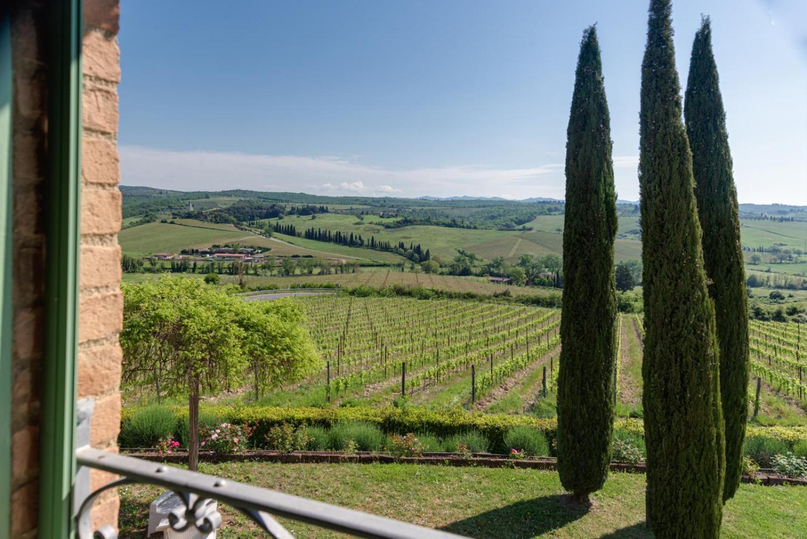Villa Il Castagno Wine & Resort Siena Buitenkant foto