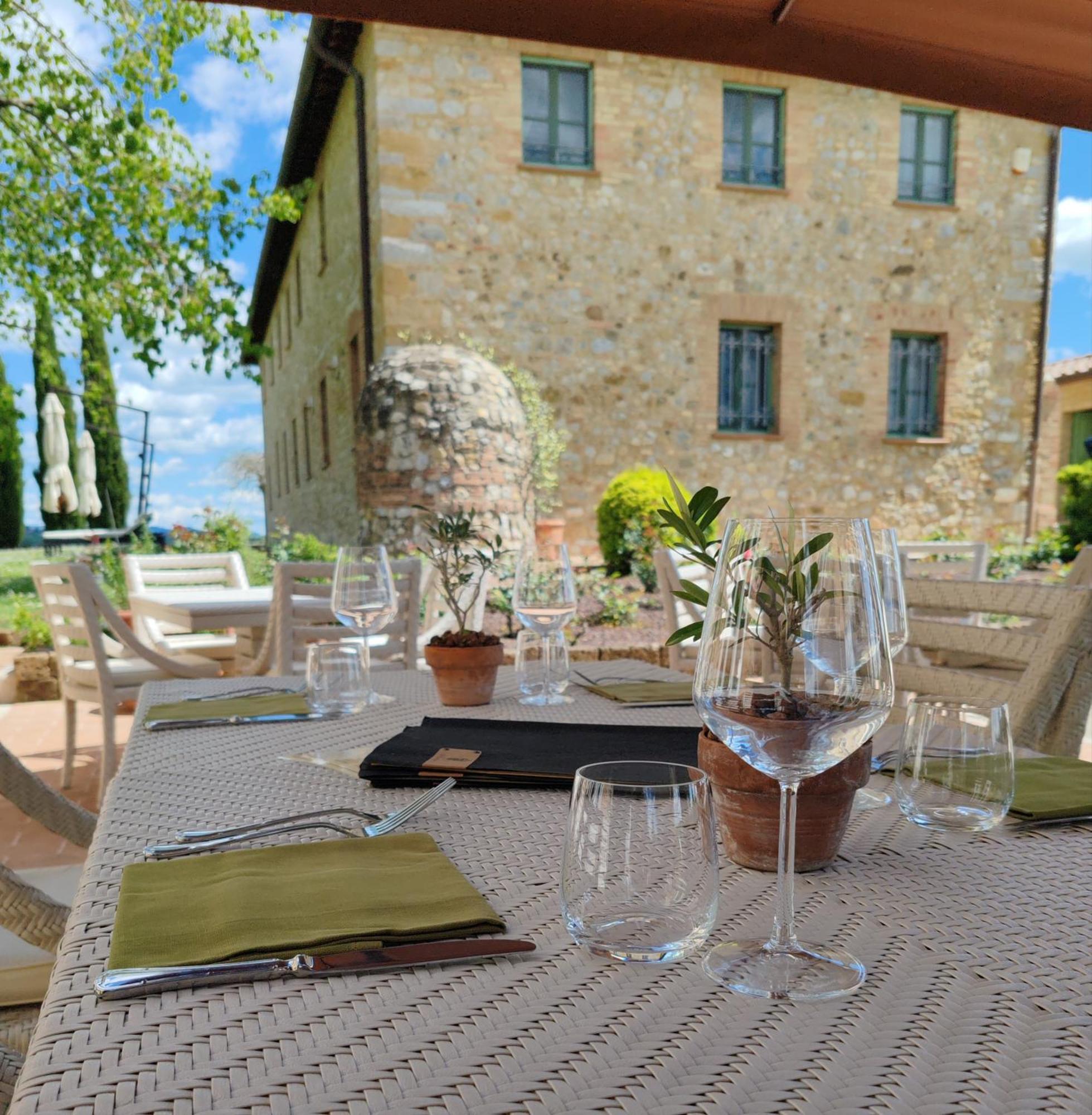 Villa Il Castagno Wine & Resort Siena Buitenkant foto