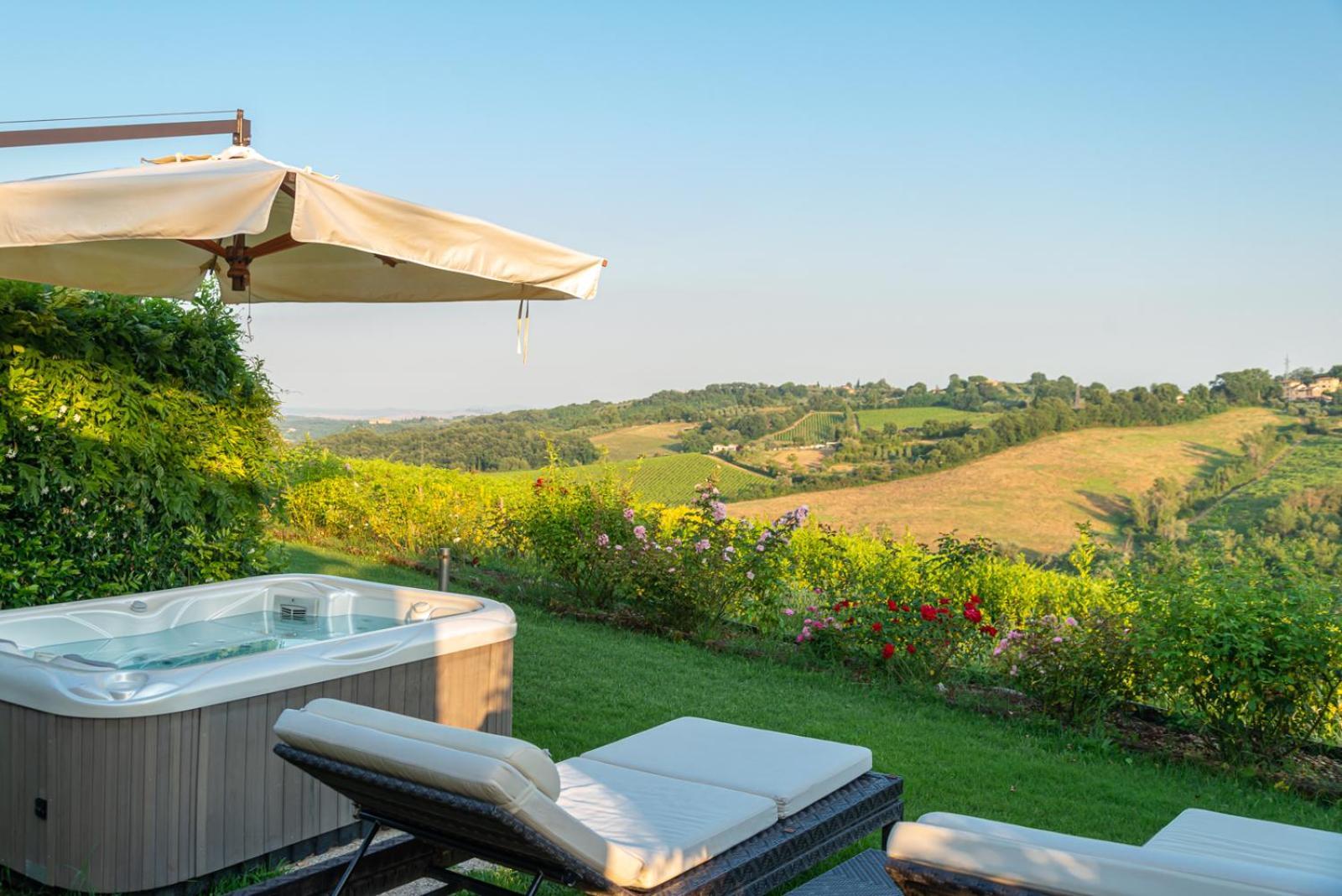 Villa Il Castagno Wine & Resort Siena Buitenkant foto