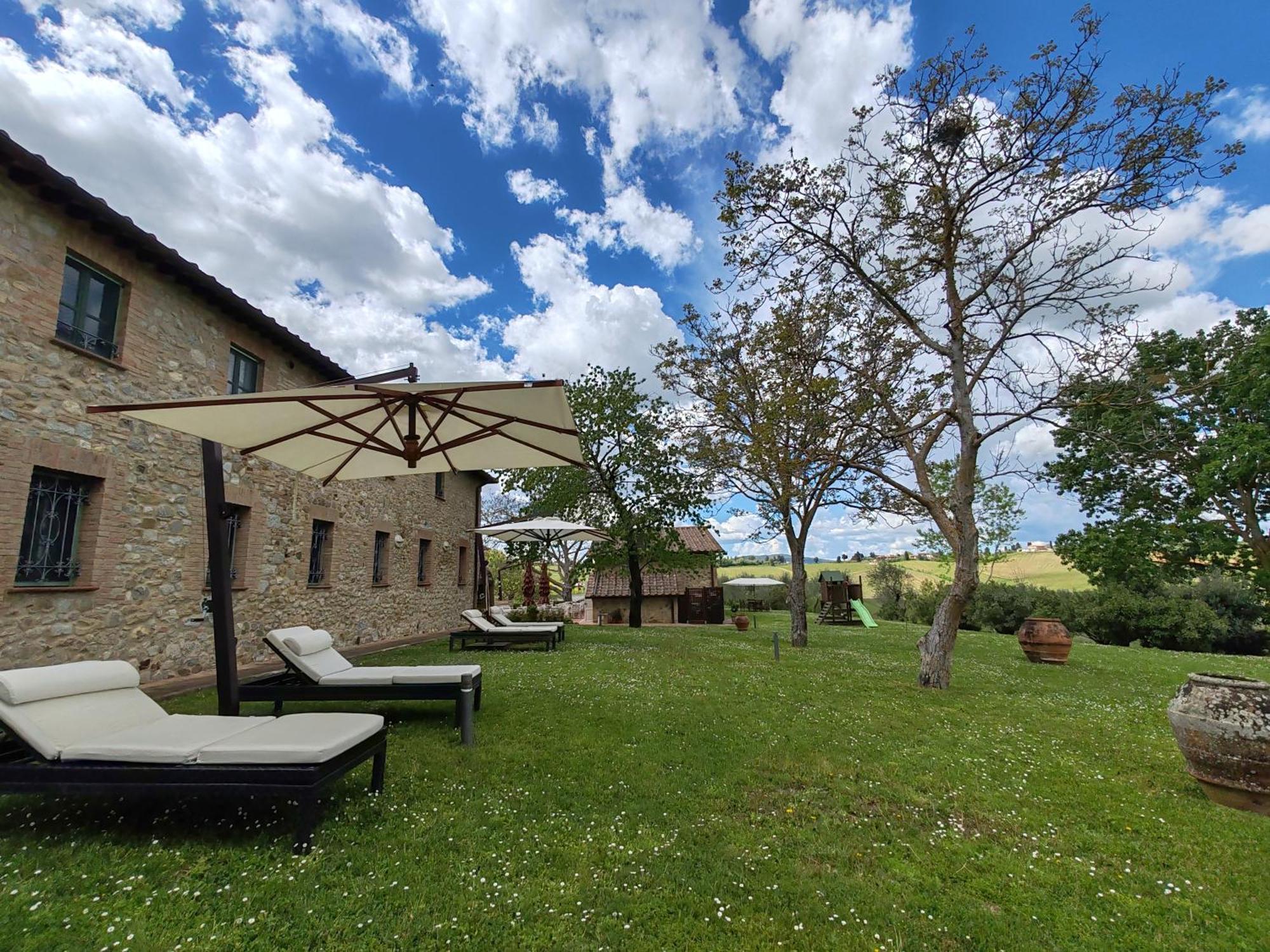 Villa Il Castagno Wine & Resort Siena Buitenkant foto